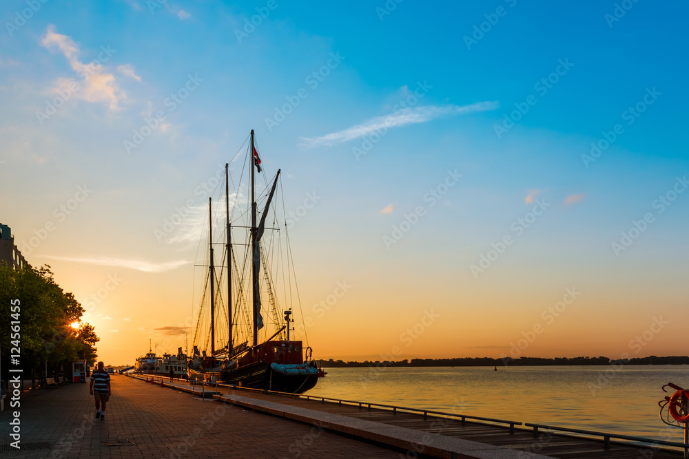 Wall mural sunrise at downtown toronto, canada