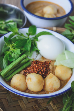 Thai rice vermicelli served with curry, Thai Food, Thai Cuisine,