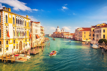 Fototapeta na wymiar Grand Canal and Basilica Santa Maria della Salute in Venice