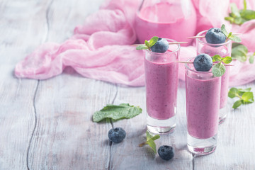 Obraz na płótnie Canvas Delicious blueberry smoothie 
