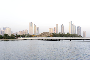 Naklejka premium Sharjah Skyline from Creek View