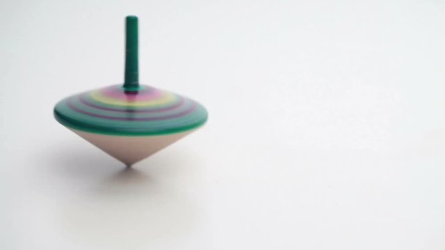 Spinning toy gyroscope