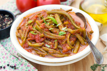 Green beans in tomato sauce