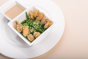 fresh seaweed salad with mussels