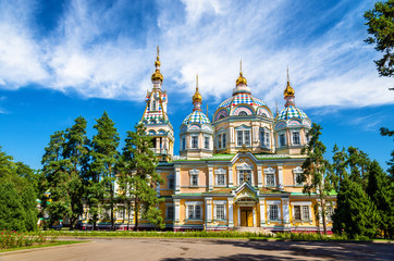 Fototapeta na wymiar Ascension Cathedral in Panfilov Park of Almaty, Kazakhstan
