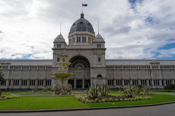 Fototapeta na wymiar Melbourne Museum located in Carlton Gardens