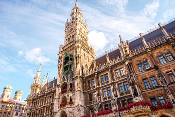 Obraz premium View on the main town hall with clock tower on Mary's square in Munich, Germany