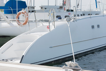 Katamaran Boot im Hafen von Varadero, Kuba