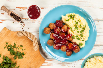 Meatballs and mashed potatoes