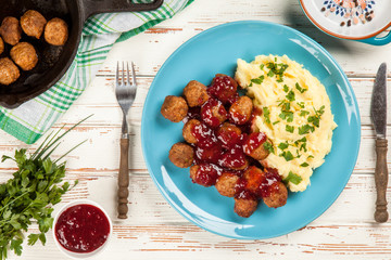 Meatballs and mashed potatoes