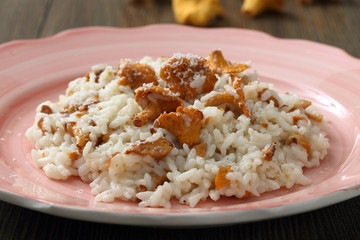 riso con funghi gialli 