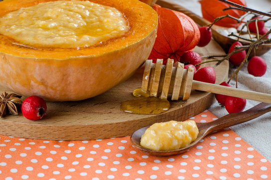 Pumpkin porridge with honey