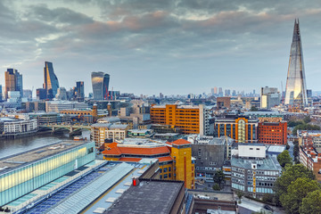 Naklejka na ściany i meble Amazing Twilight skyline of city of London and Thames river, England, Great Britain