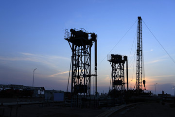 Oilfield derrick