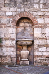 Obraz premium Ancient drinking fountain