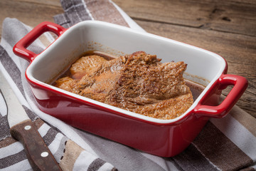 Braised pork in gravy.