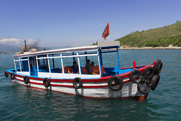 Прогулочная лодка.Азия.