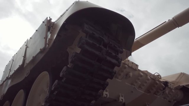 Caterpillar and rollers of tank T-90