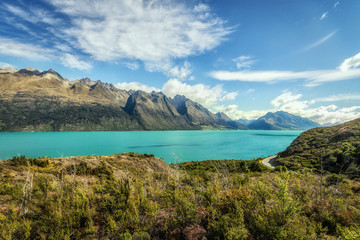 Obraz premium Lake Wakatipu between Queentown and Glenorchy in the South Islan