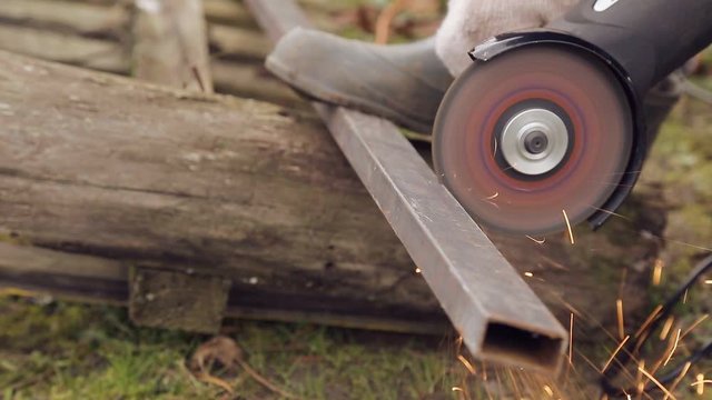 cutting of metal balk