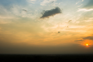 Obraz premium colorful dramatic sky with cloud at sunset