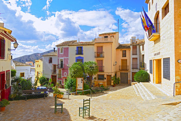 pueblo de Finestrat calles ,casas y parques en Alicante Valencia