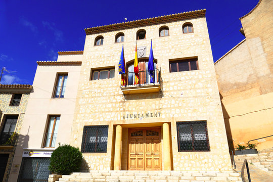 pueblo de Finestrat calles ,casas y parques en Alicante Valencia