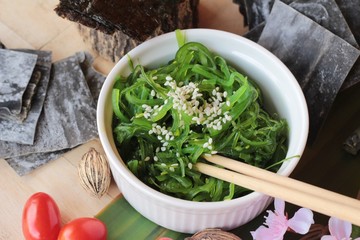 Seaweed salad is delicious and dries seaweed.
