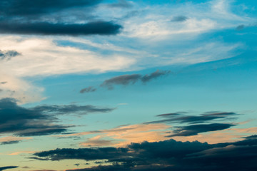 Obraz premium colorful dramatic sky with cloud at sunset