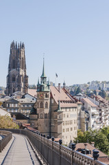 Fototapeta premium Freiburg, Stadt, Altstadt, Fribourg, Altstadthäuser, Rathaus, Kathedrale, Brücke, Stadtrundgang, Herbst, Schweiz
