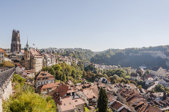 Fribourg, Stadt, Altstadt, Freiburg, Altstadth&auml;user, Rathaus, Kathedrale, Saint-Nicolas, historische H&auml;user, Br&uuml;cke, Unterstadt, Herbst, Schweiz
