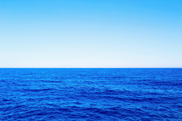 Fototapeta na wymiar blue sea