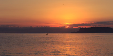 Fototapeta premium Sunrise at the sea of Palermo