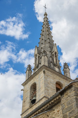 Fototapeta na wymiar église/église Saint Pierre de Joyeuse en Ardèche