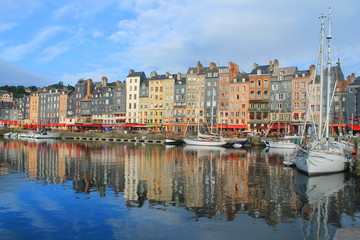 Fototapeta premium Old harbour of Honfleur, the French Norman town 