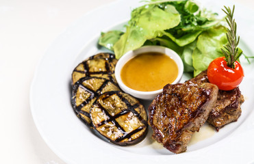steak with vegetables