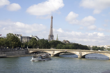 Fototapeta na wymiar details of The Place Vendome Column in Paris