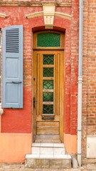 Fototapeta na wymiar An old entrance door.