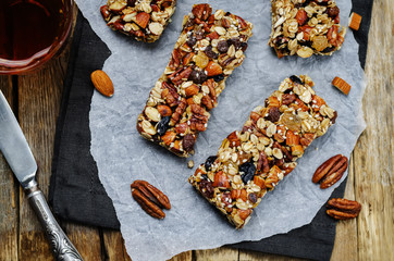 Pecan Raisin Almond Granola Bars