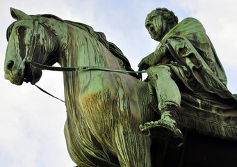Wien - Reiterstandbild von Joseph II. auf dem Josephsplatz vor der Nationalbibliothek