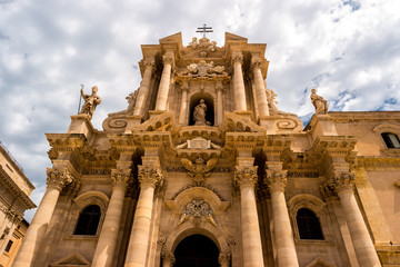 Obraz premium Piazza Duomo and Cathedral in Syracuse. Travel photo.