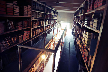 Obraz premium Storage for old books