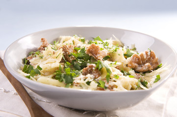 chanterelle, mushrooms and pasta 