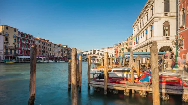 italy summer day famous venice city rialto bridge canal side panorama 4k time lapse
