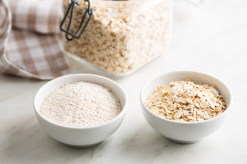 Dry rolled and ground oatmeal.
