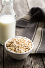 Dry rolled oatmeal.
