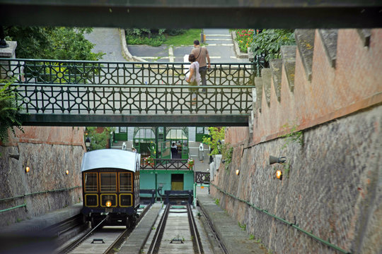 furnicular on track
