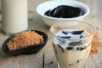 fresh milk grass jelly