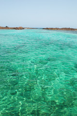 Fuerteventura, Isole Canarie: le rocce e l'acqua cristallina di Lobos Island, la piccola isola a 2 chilometri da Fuerteventura il 4 settembre 2016