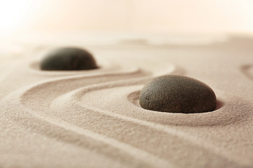 Jardin zen japonais. Cailloux sur un sable